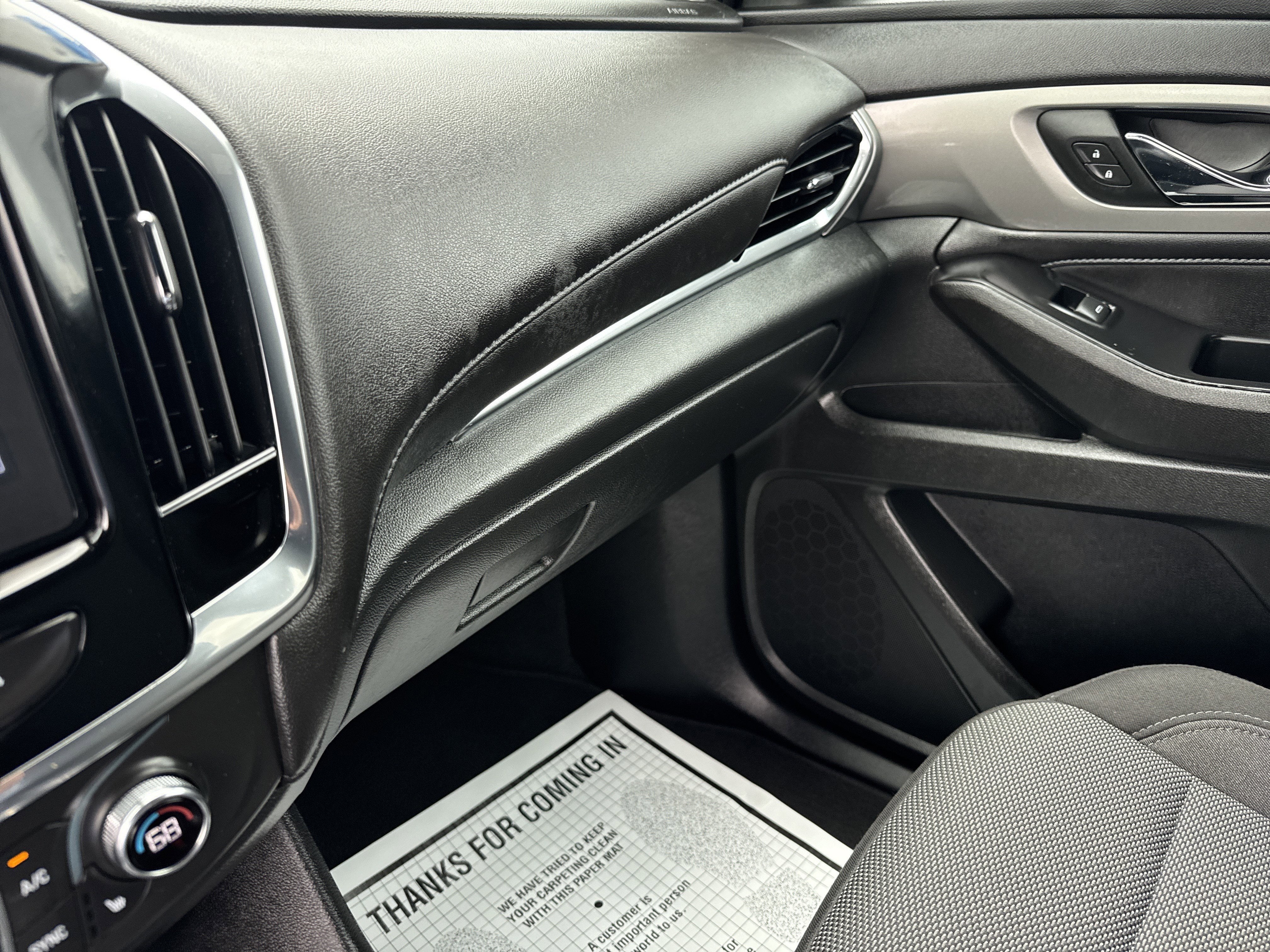2023 Chevrolet TRAVERSE LT