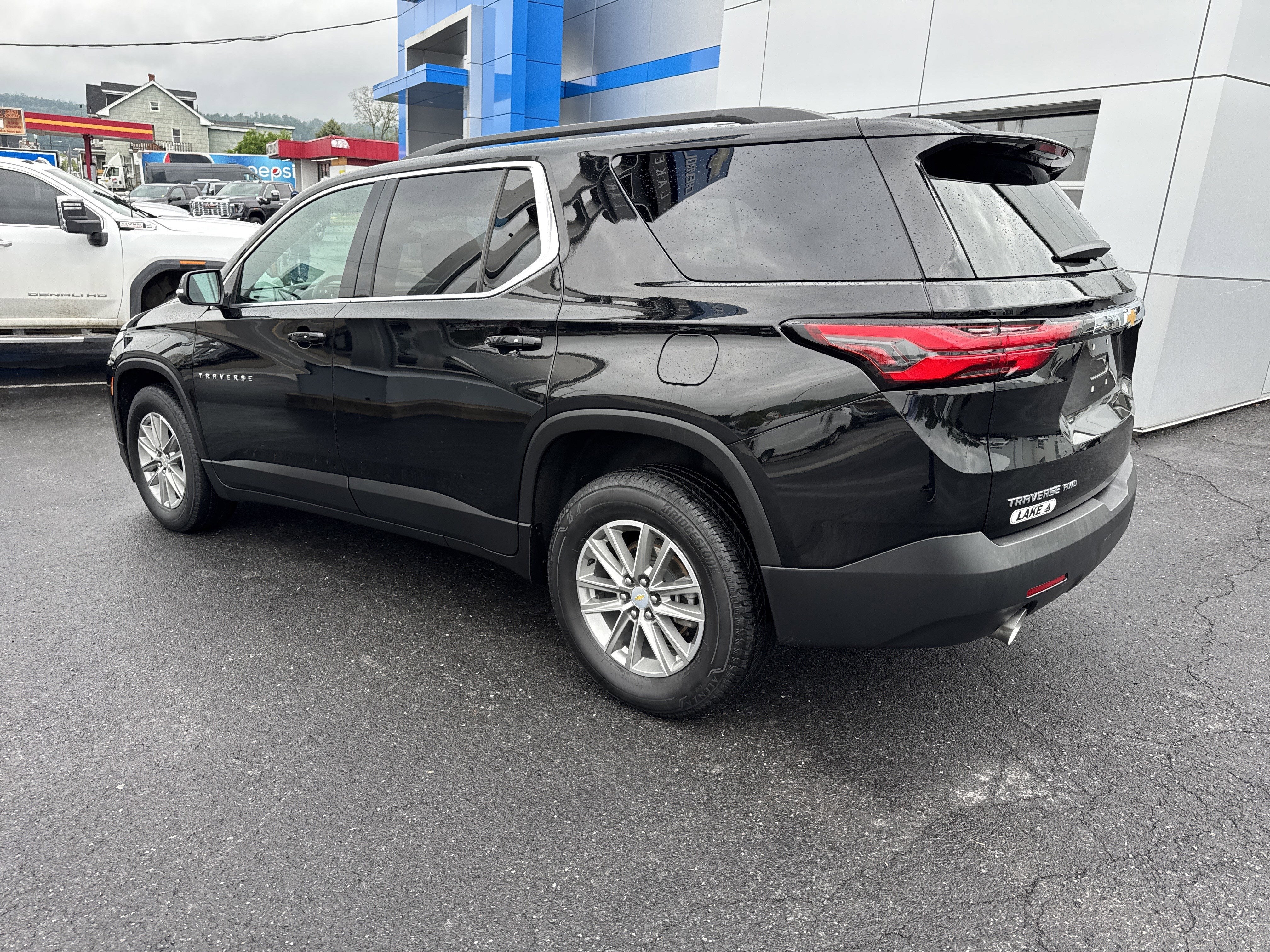 2023 Chevrolet TRAVERSE LT