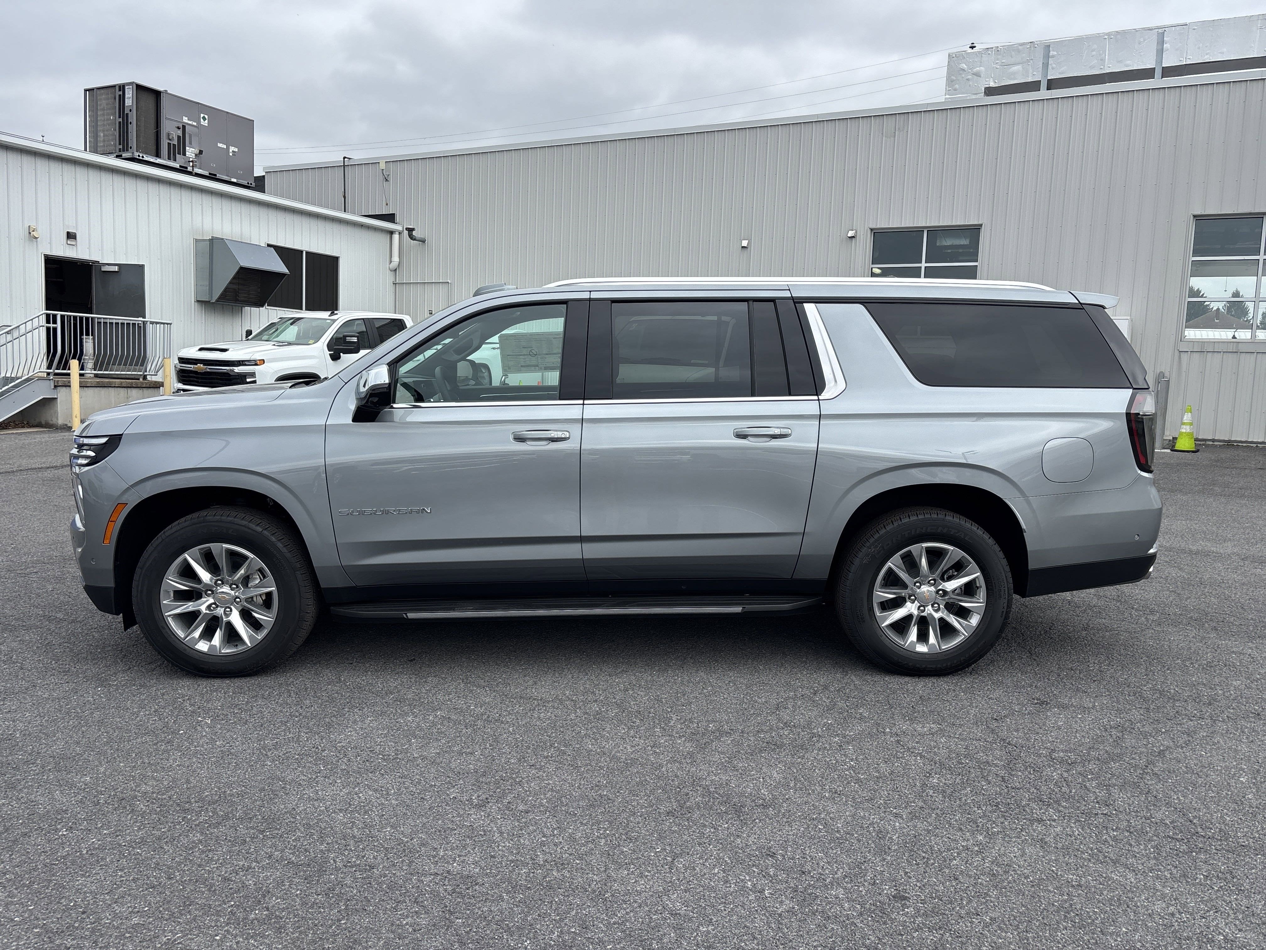 2025 Chevrolet SUBURBAN Premier