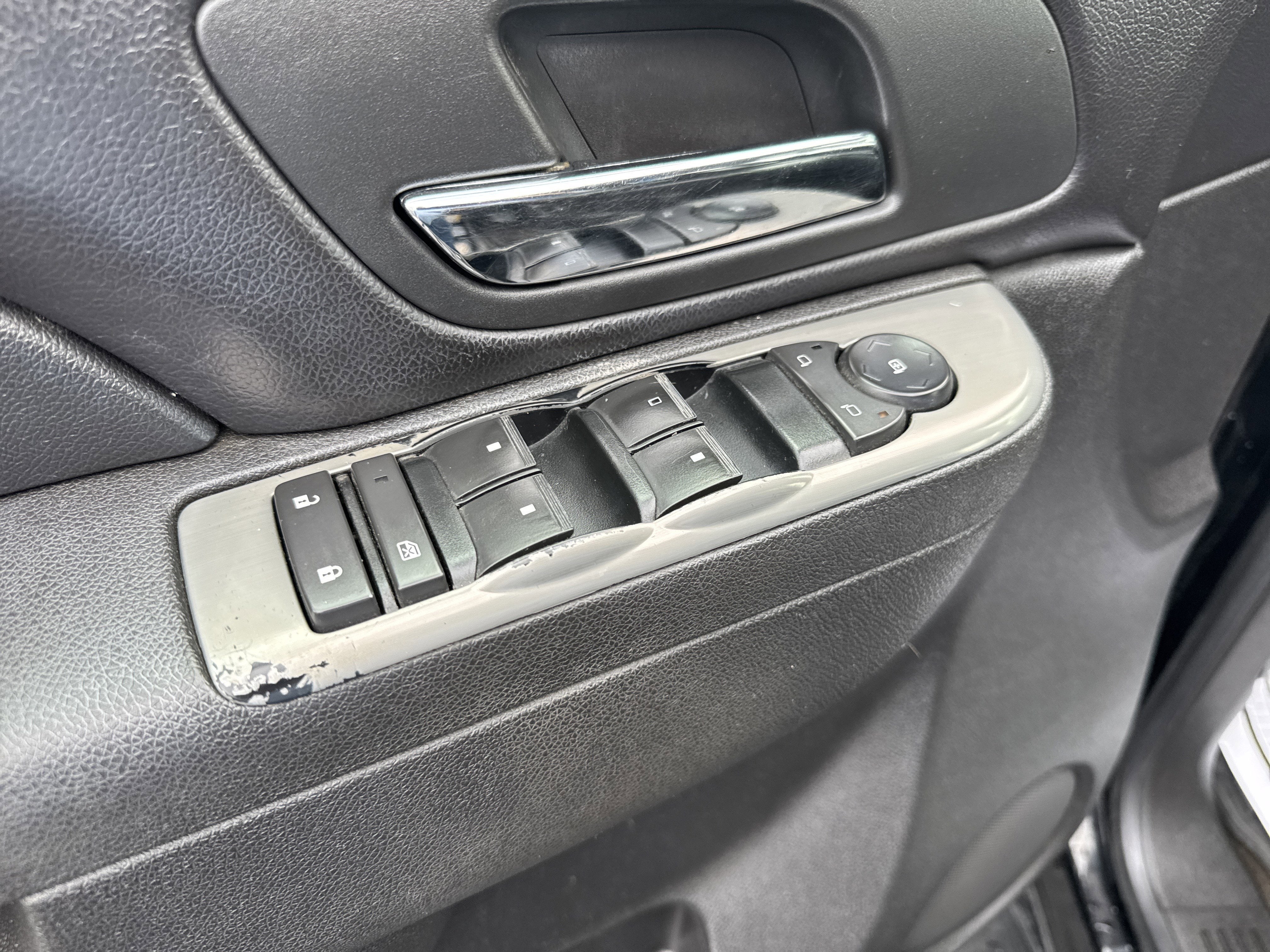 2011 Chevrolet K1500 SUBURBAN LT