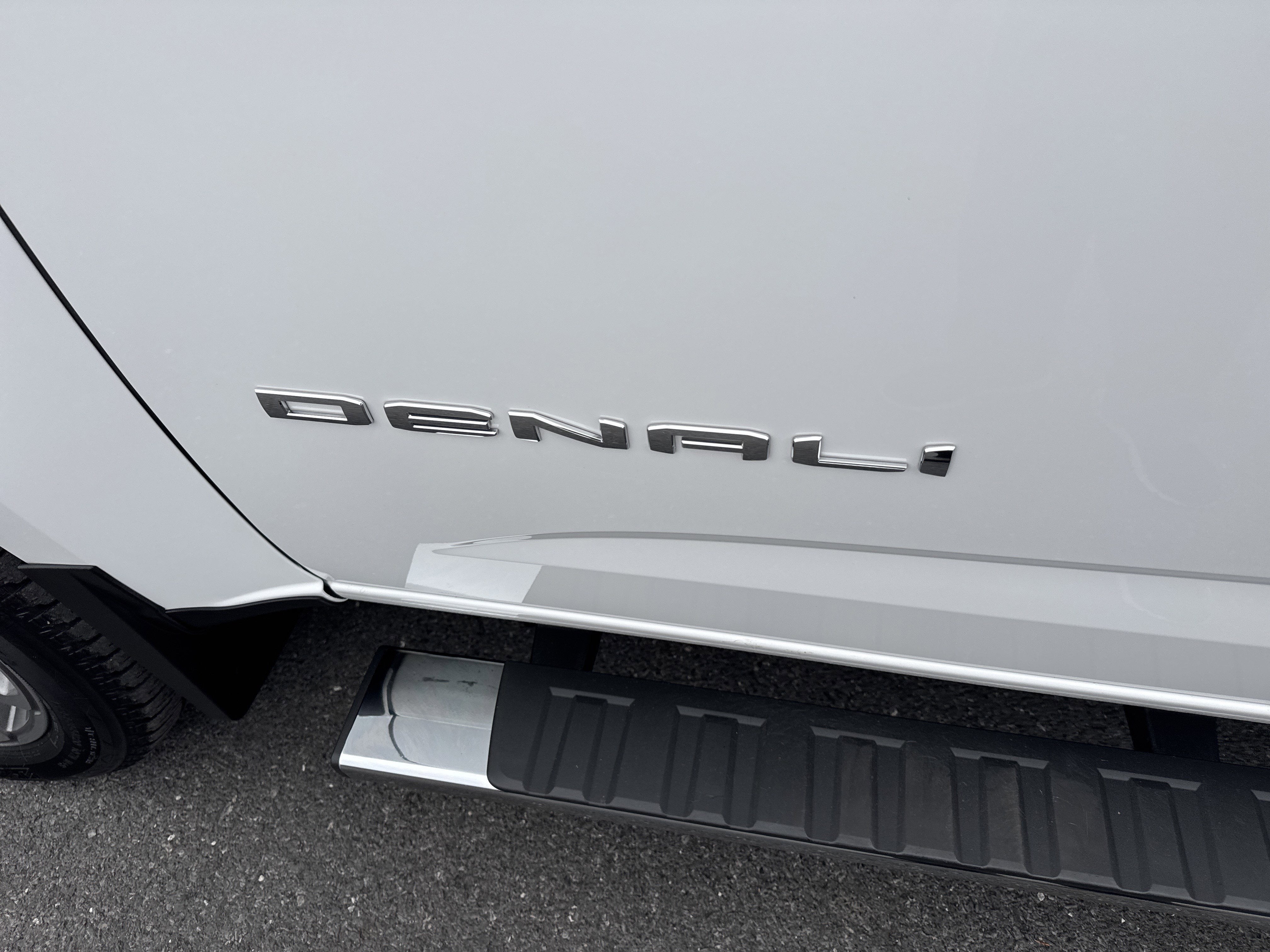 2022 GMC CANYON 4WD Denali