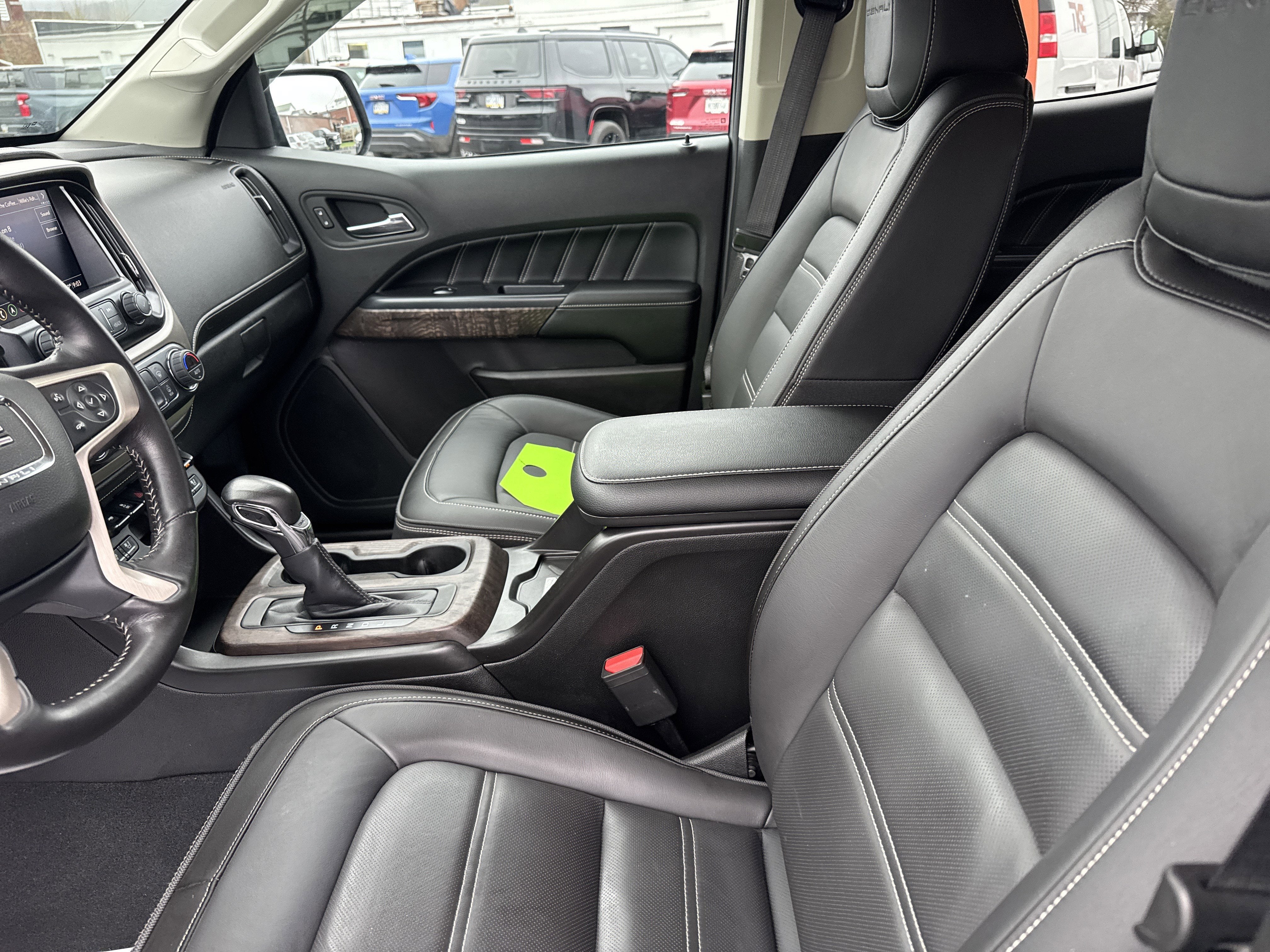 2022 GMC CANYON 4WD Denali