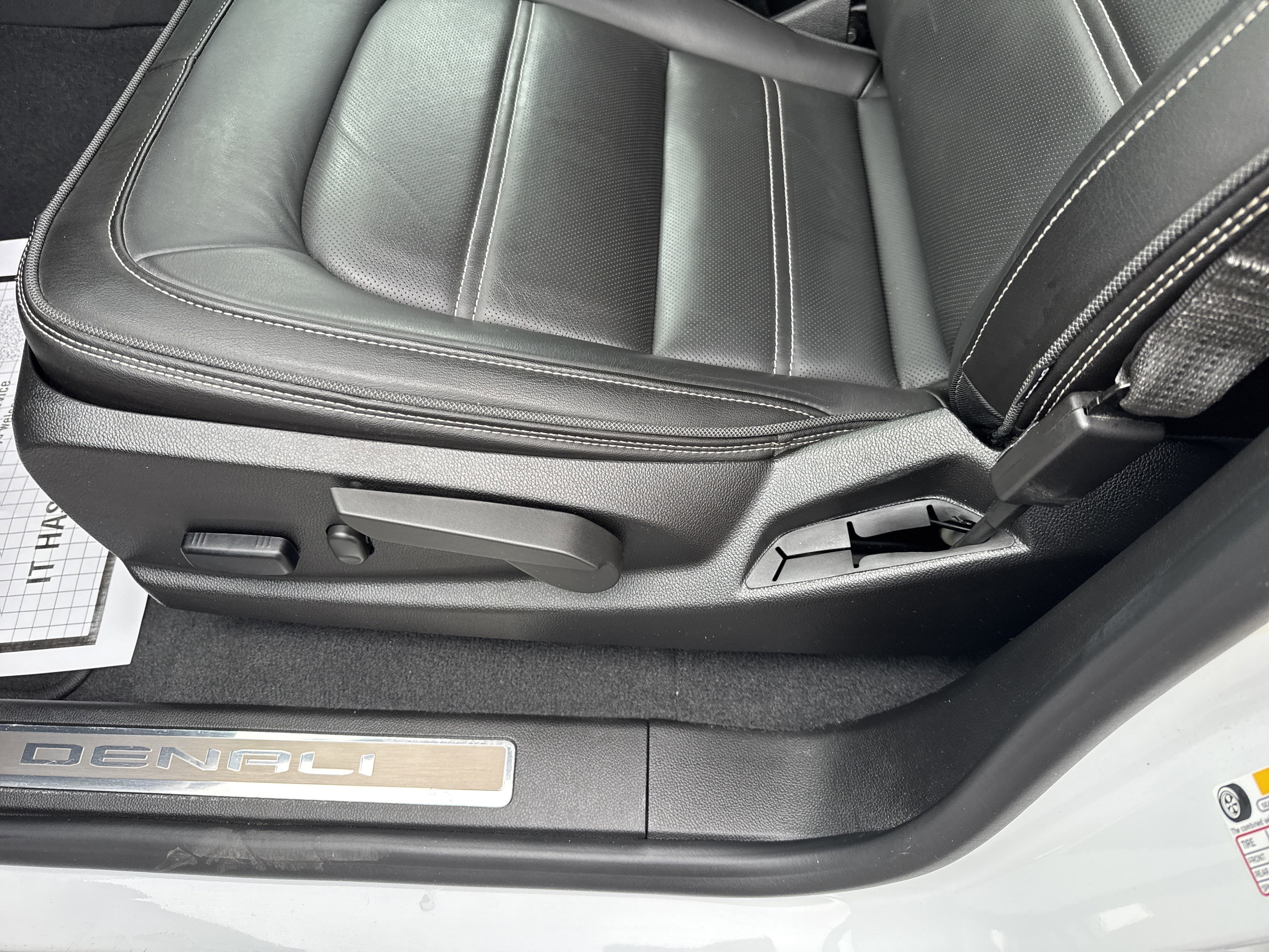 2022 GMC CANYON 4WD Denali