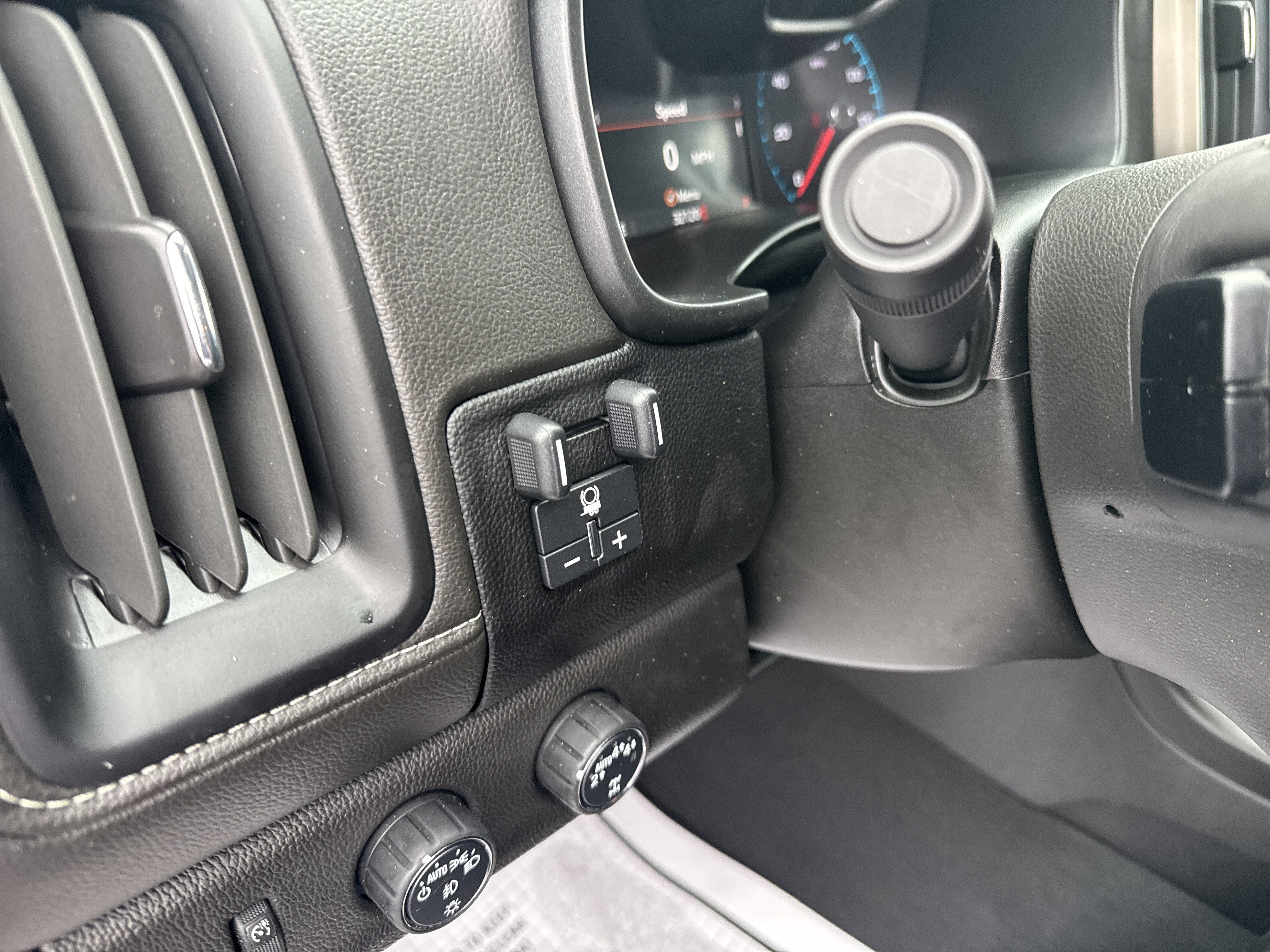 2022 GMC CANYON 4WD Denali