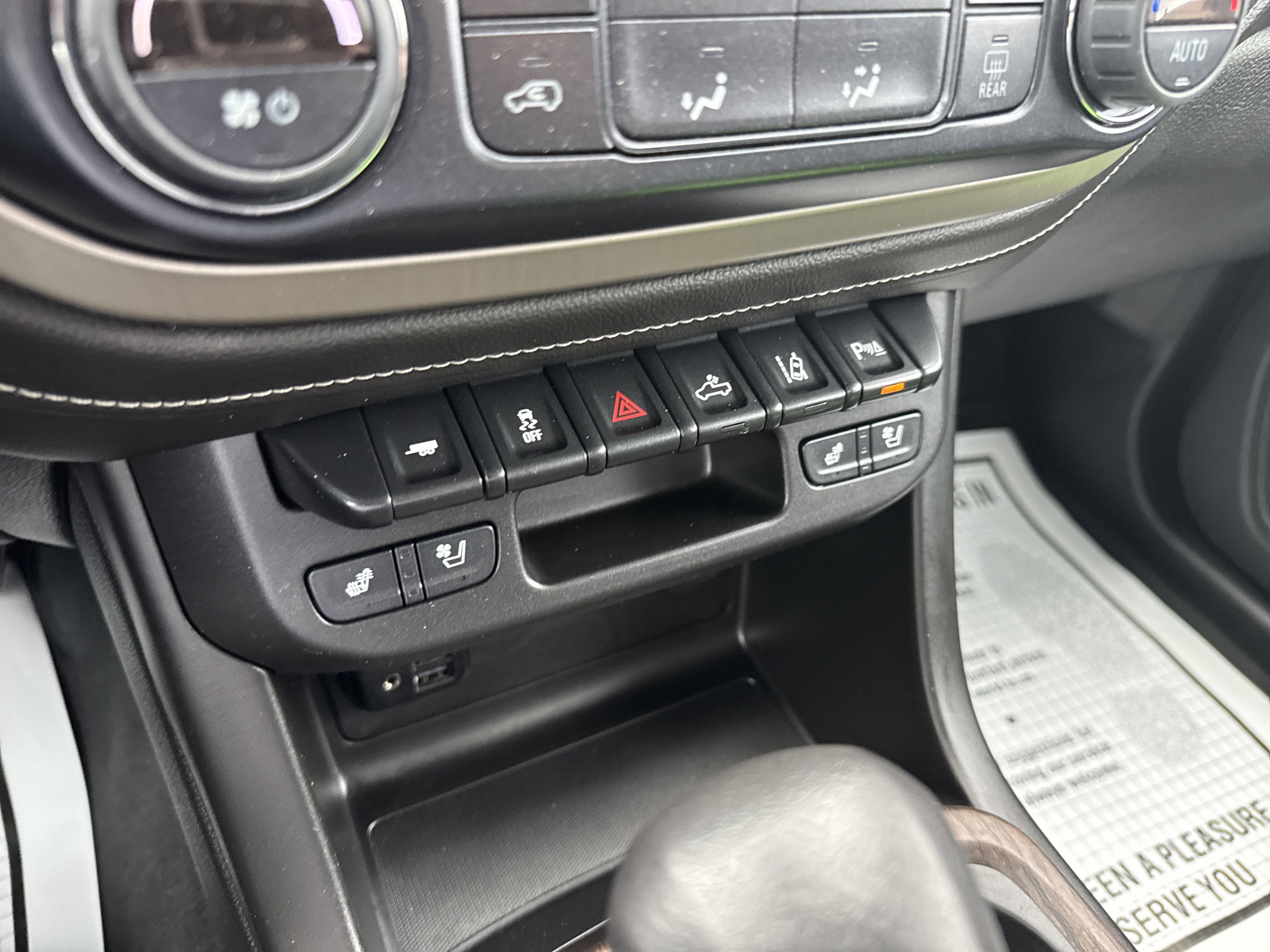 2022 GMC CANYON 4WD Denali