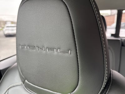 2022 GMC CANYON 4WD Denali