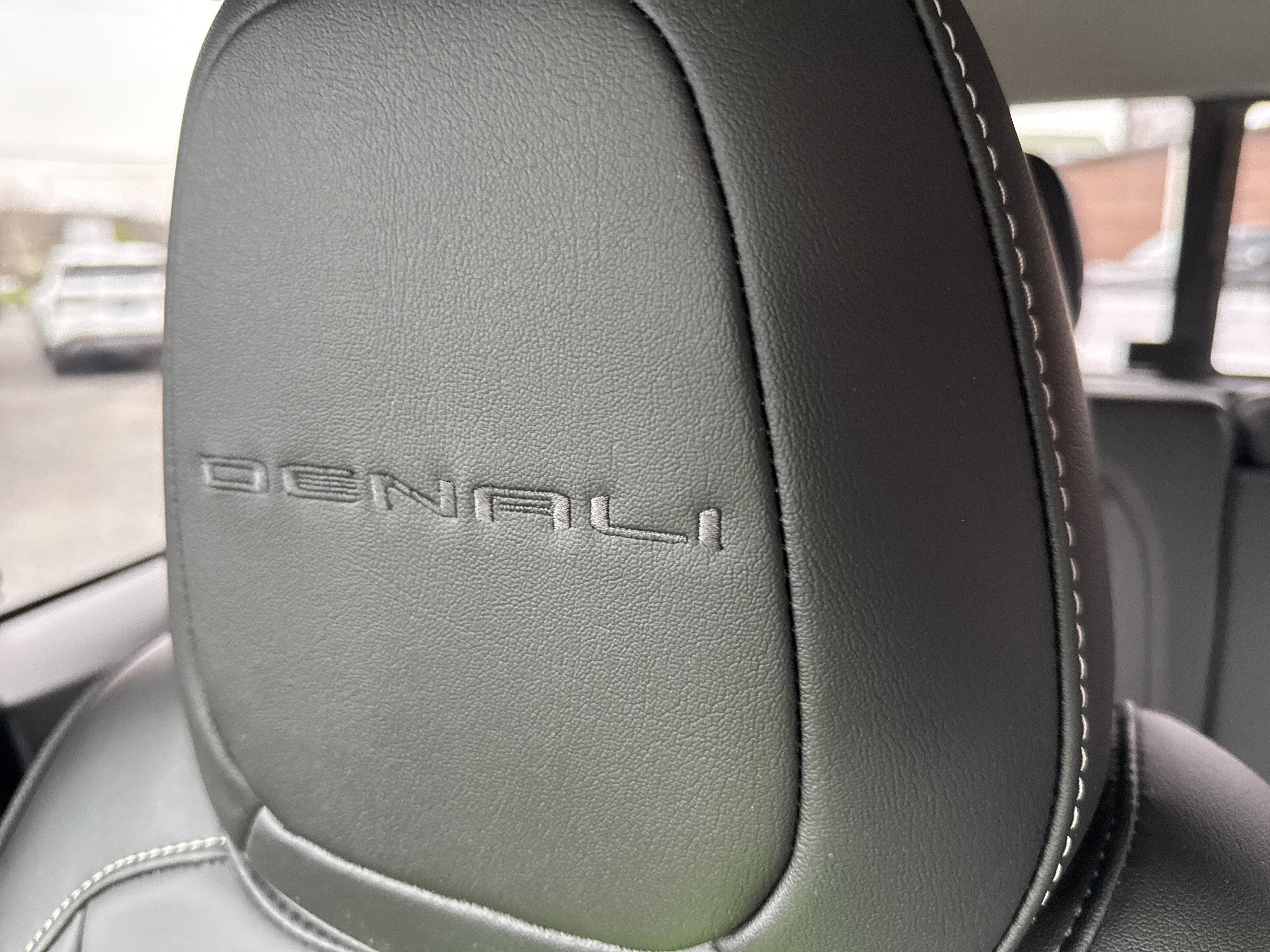 2022 GMC CANYON 4WD Denali