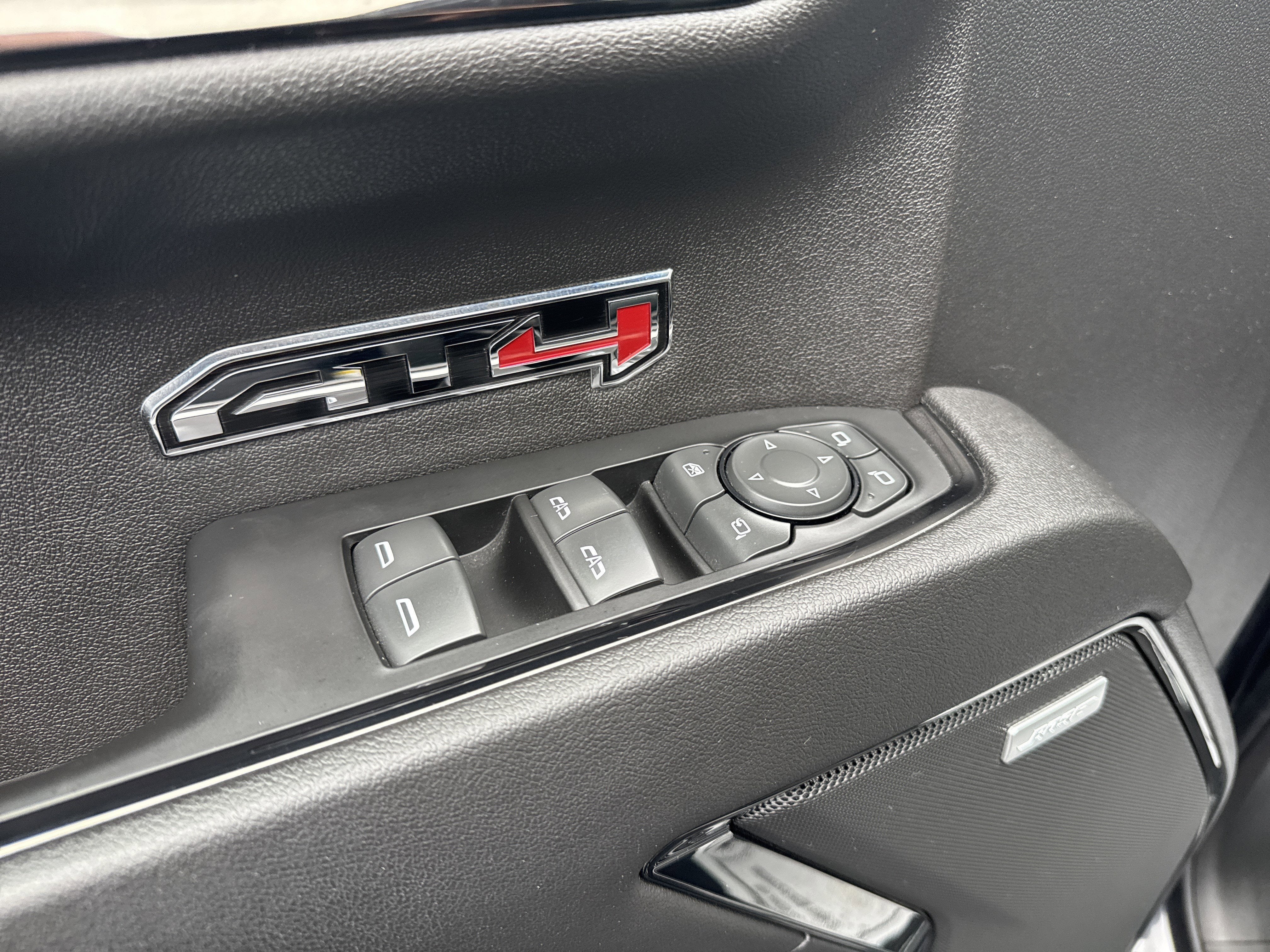 2023 GMC SIERRA 1500 AT4