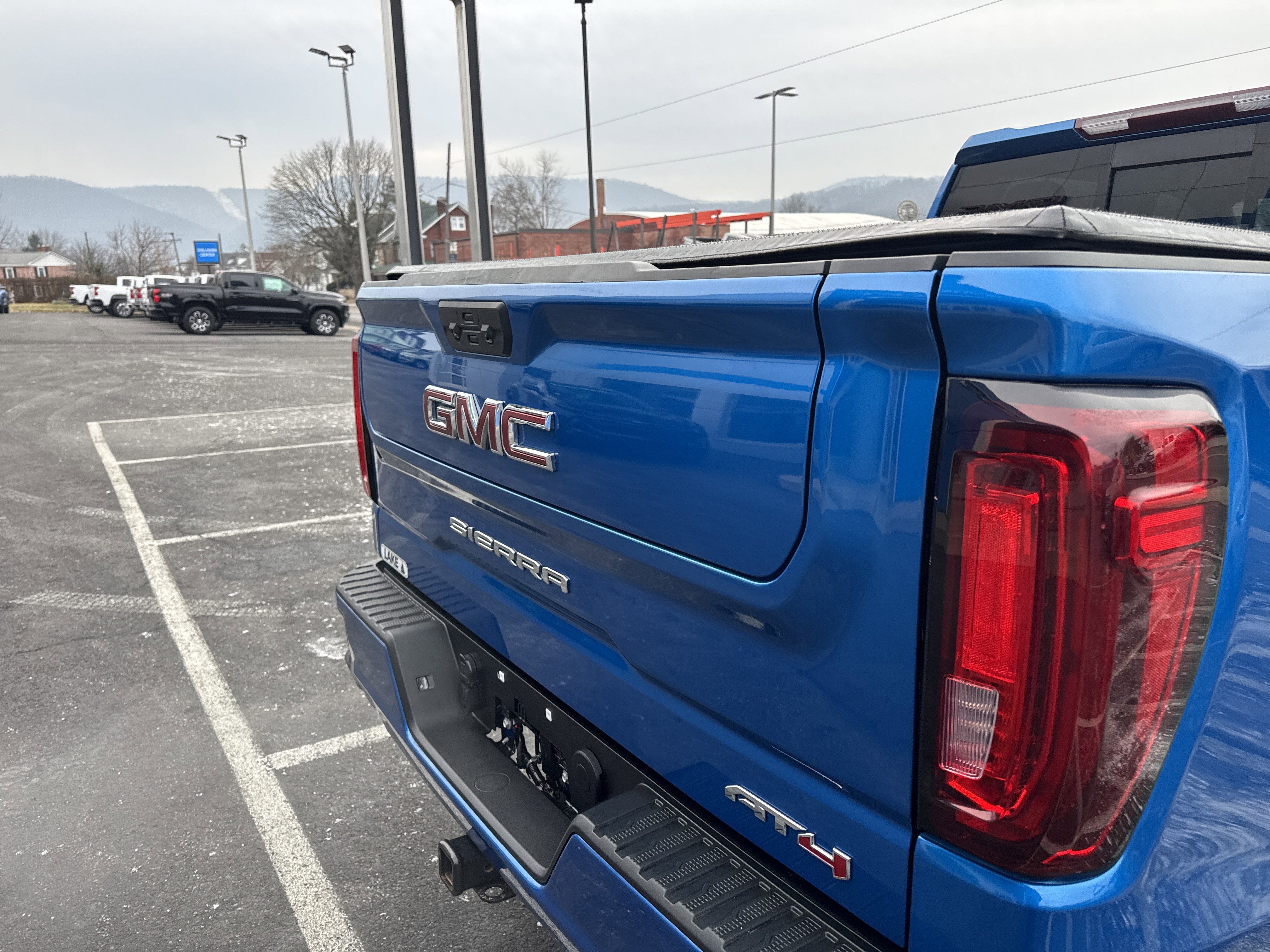 2022 GMC SIERRA 1500 AT4