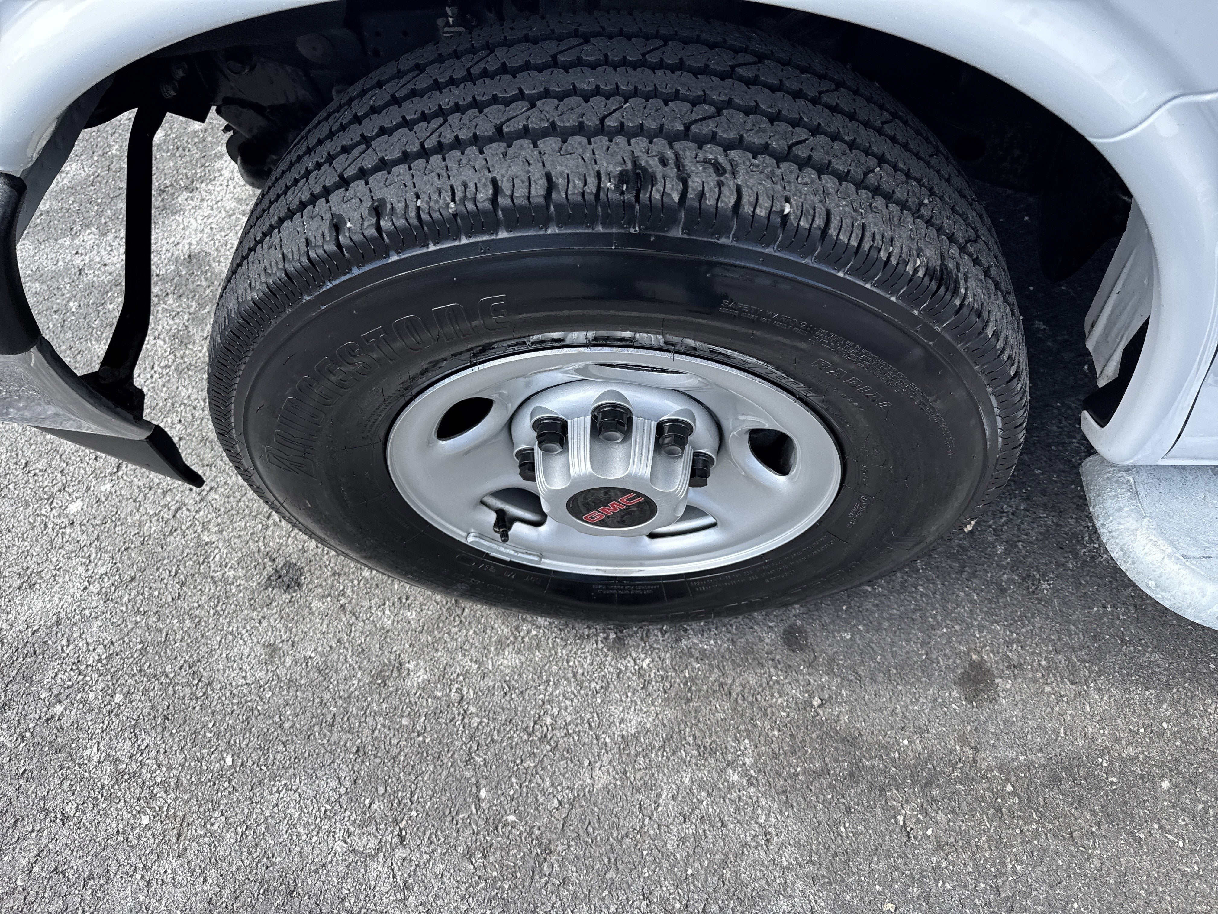 2024 GMC SAVANA 2500 WT