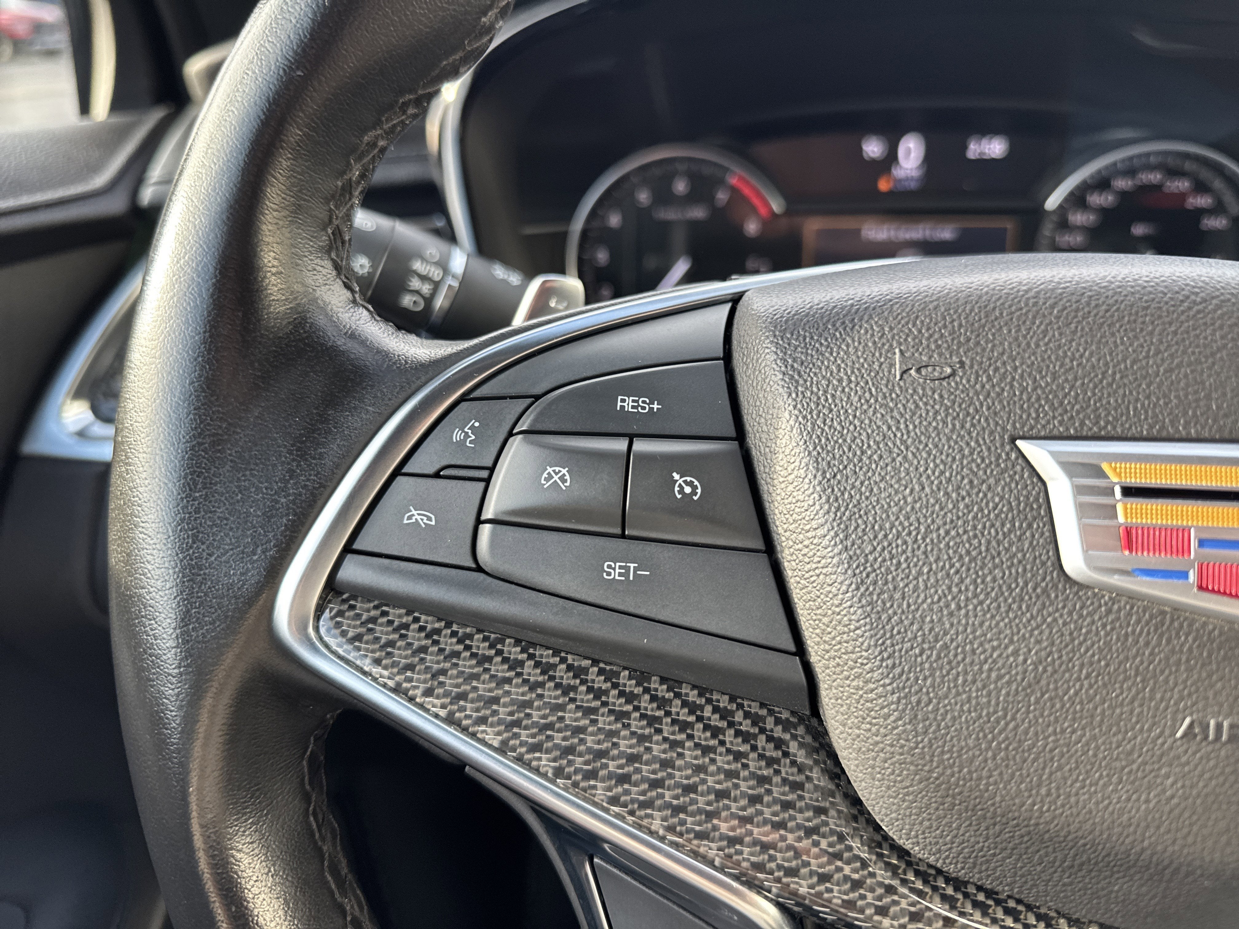 2022 Cadillac XT5 SPORT