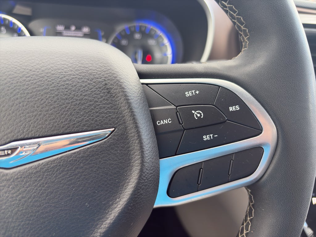 2023 Chrysler Voyager LX