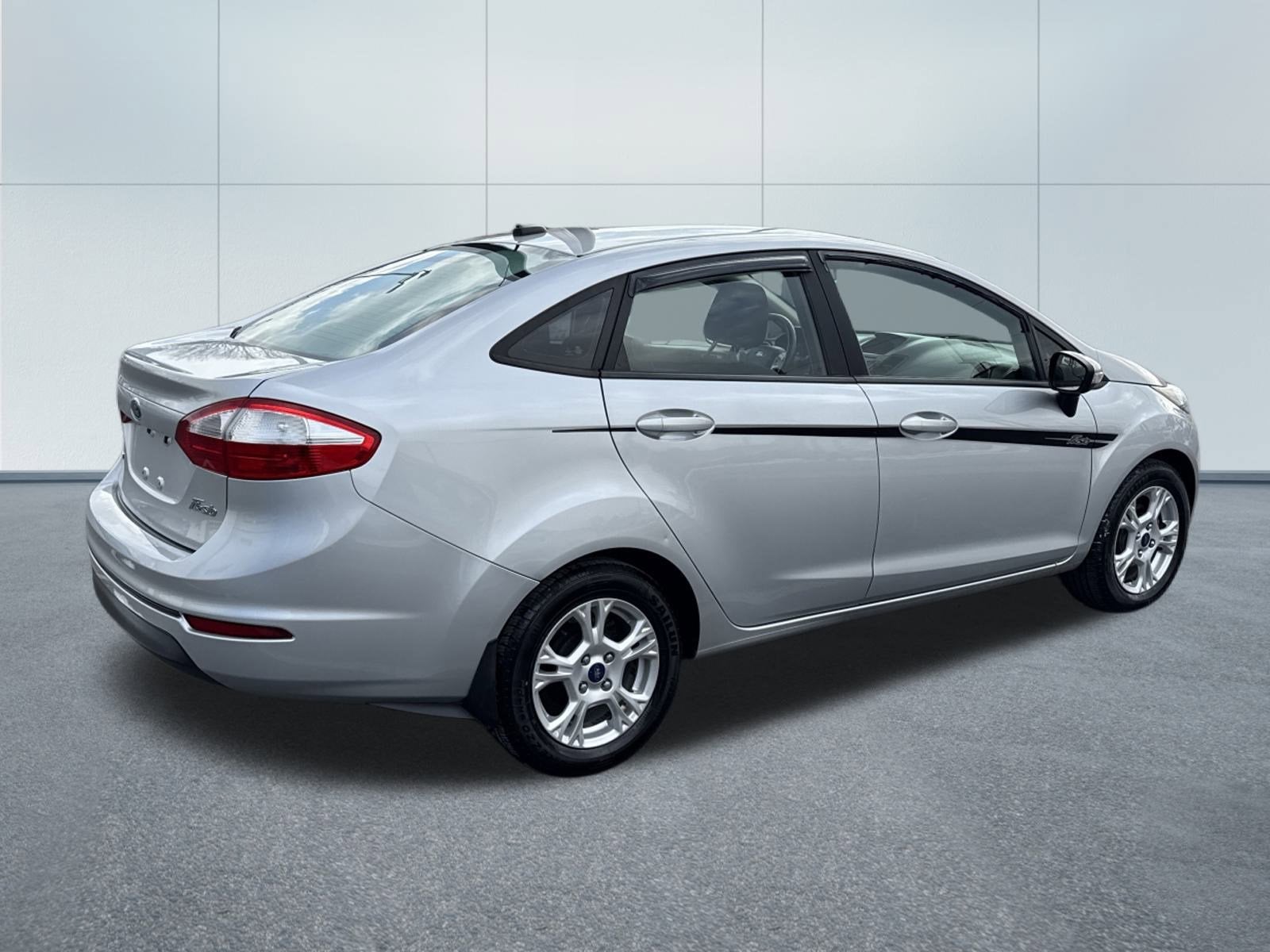 2016 Ford FIESTA SE