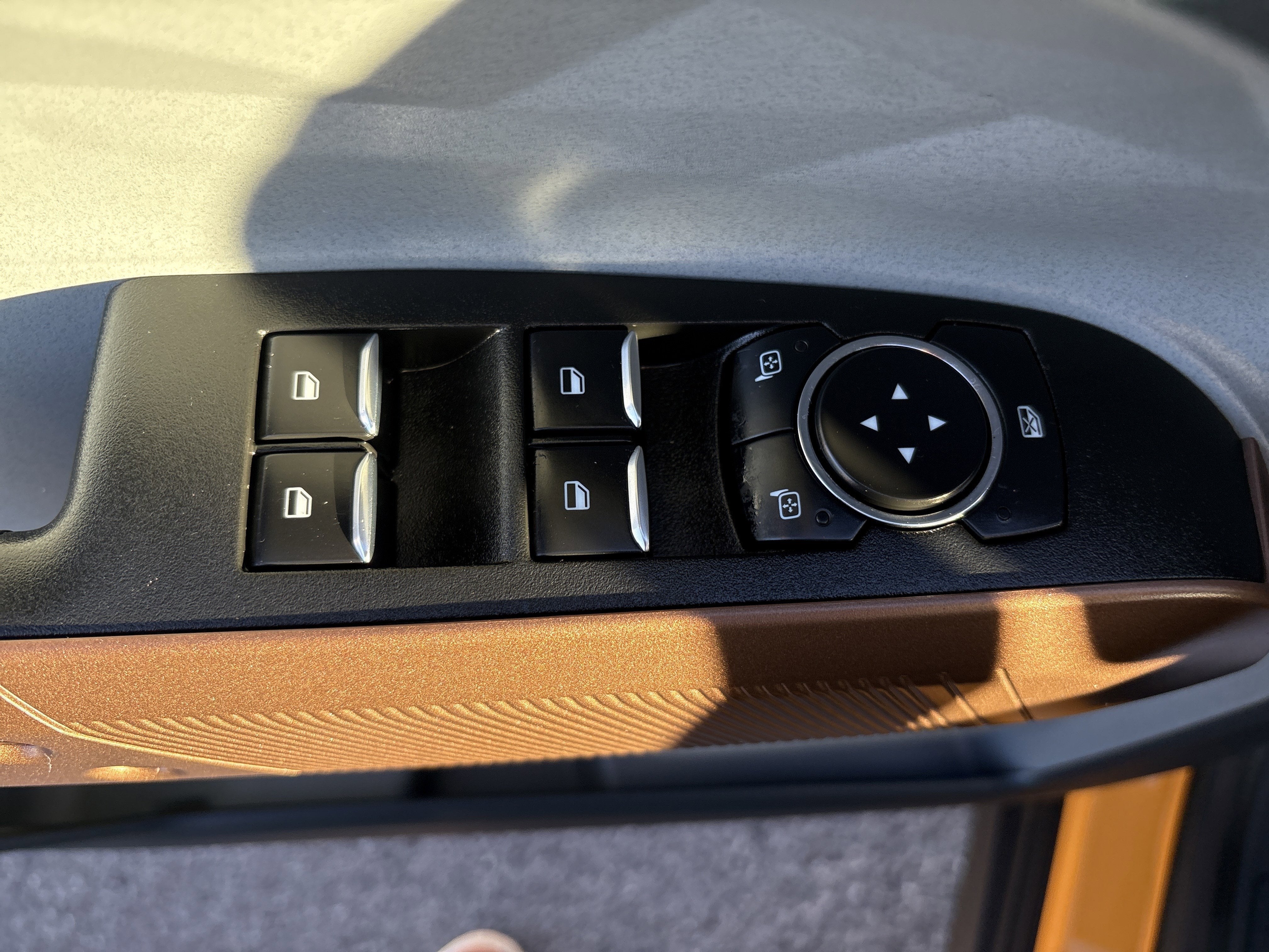 2023 Ford MAVERICK LARIAT w/ Luxury Pkg