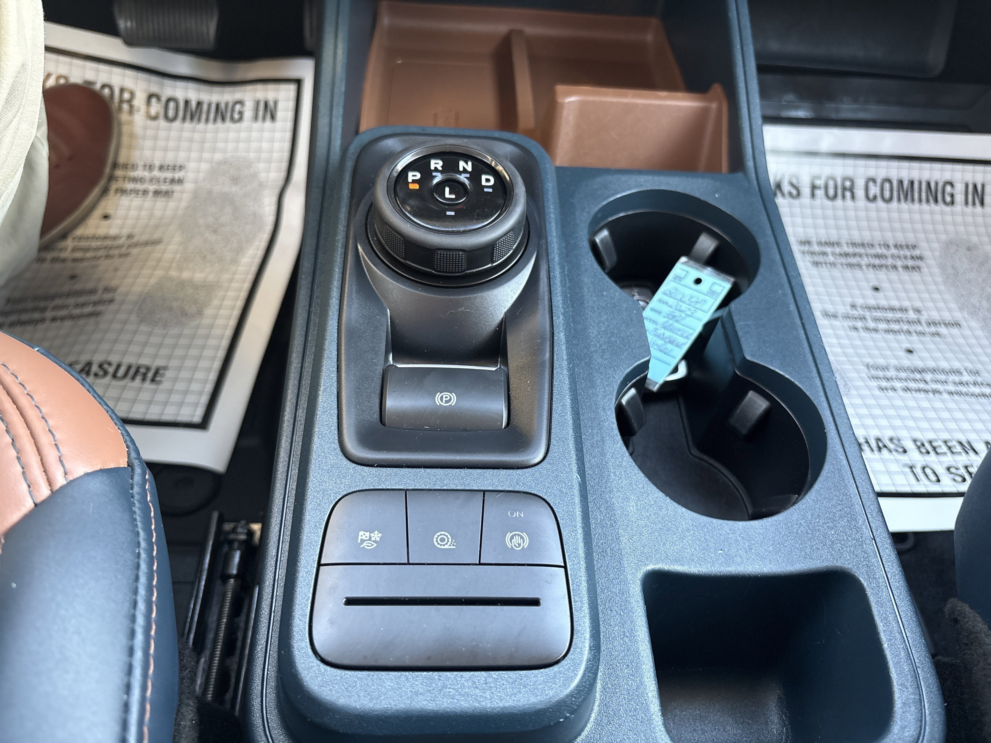 2023 Ford MAVERICK LARIAT w/ Luxury Pkg