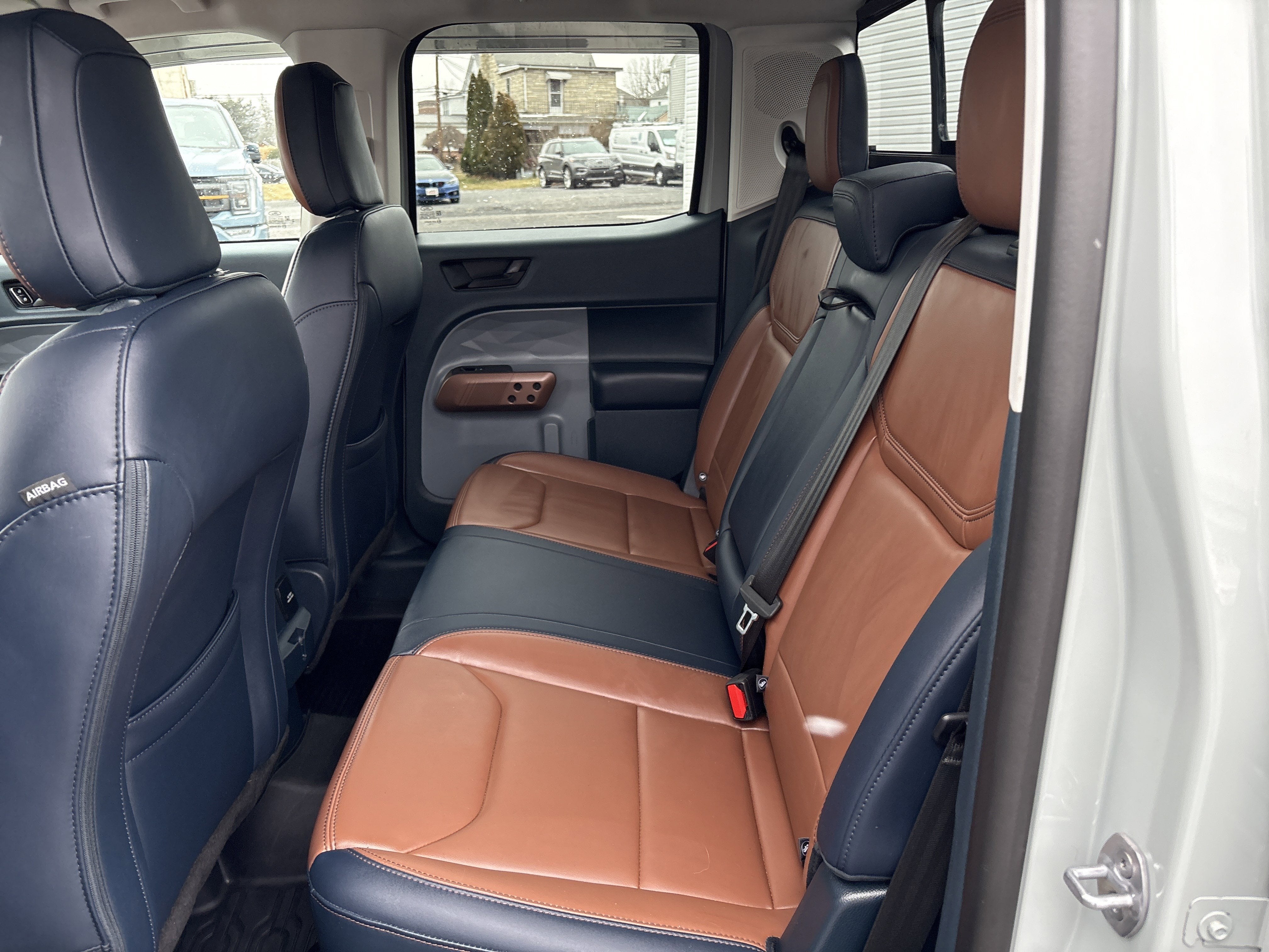 2023 Ford MAVERICK LARIAT