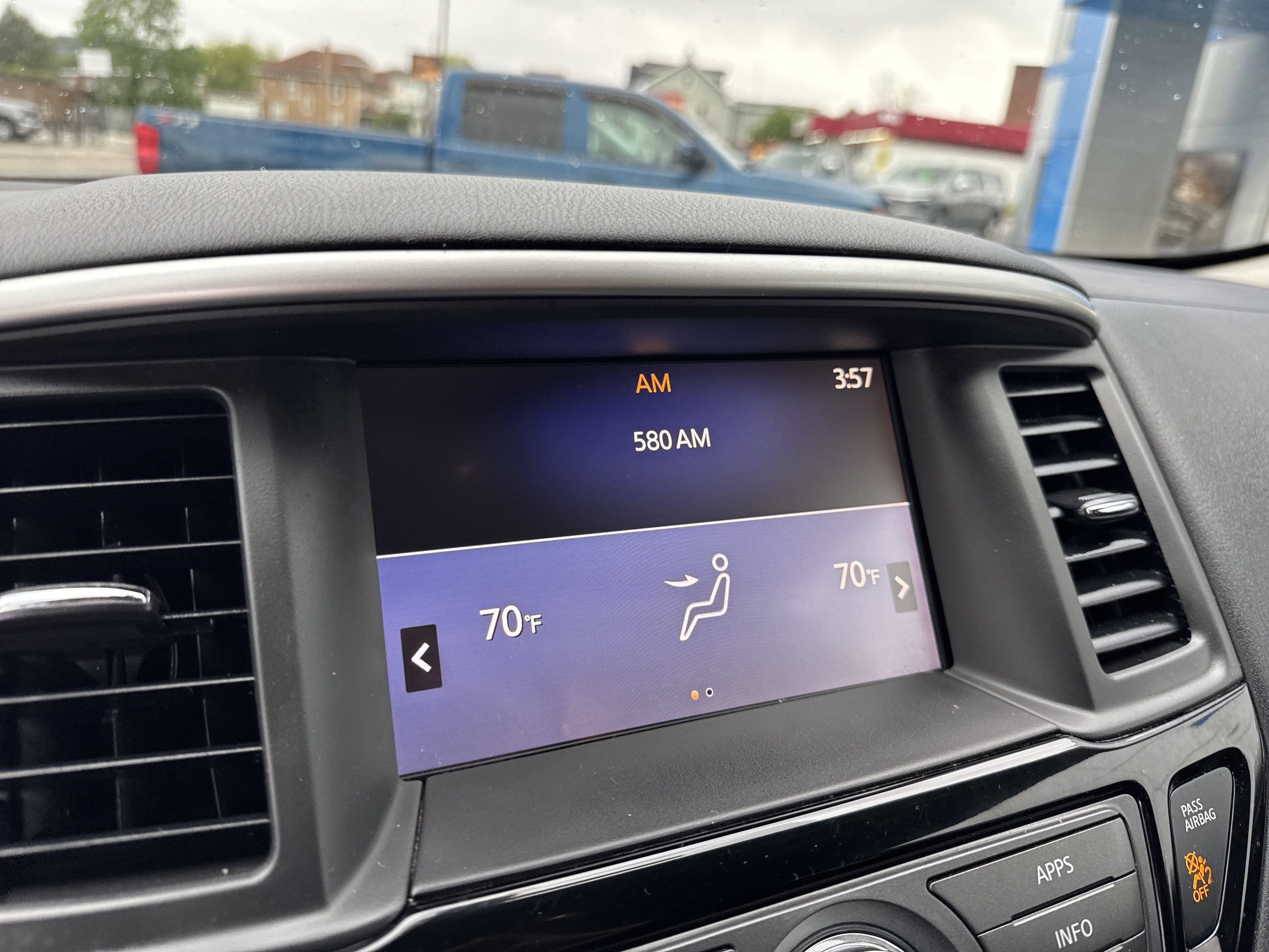 2017 Nissan PATHFINDER SV