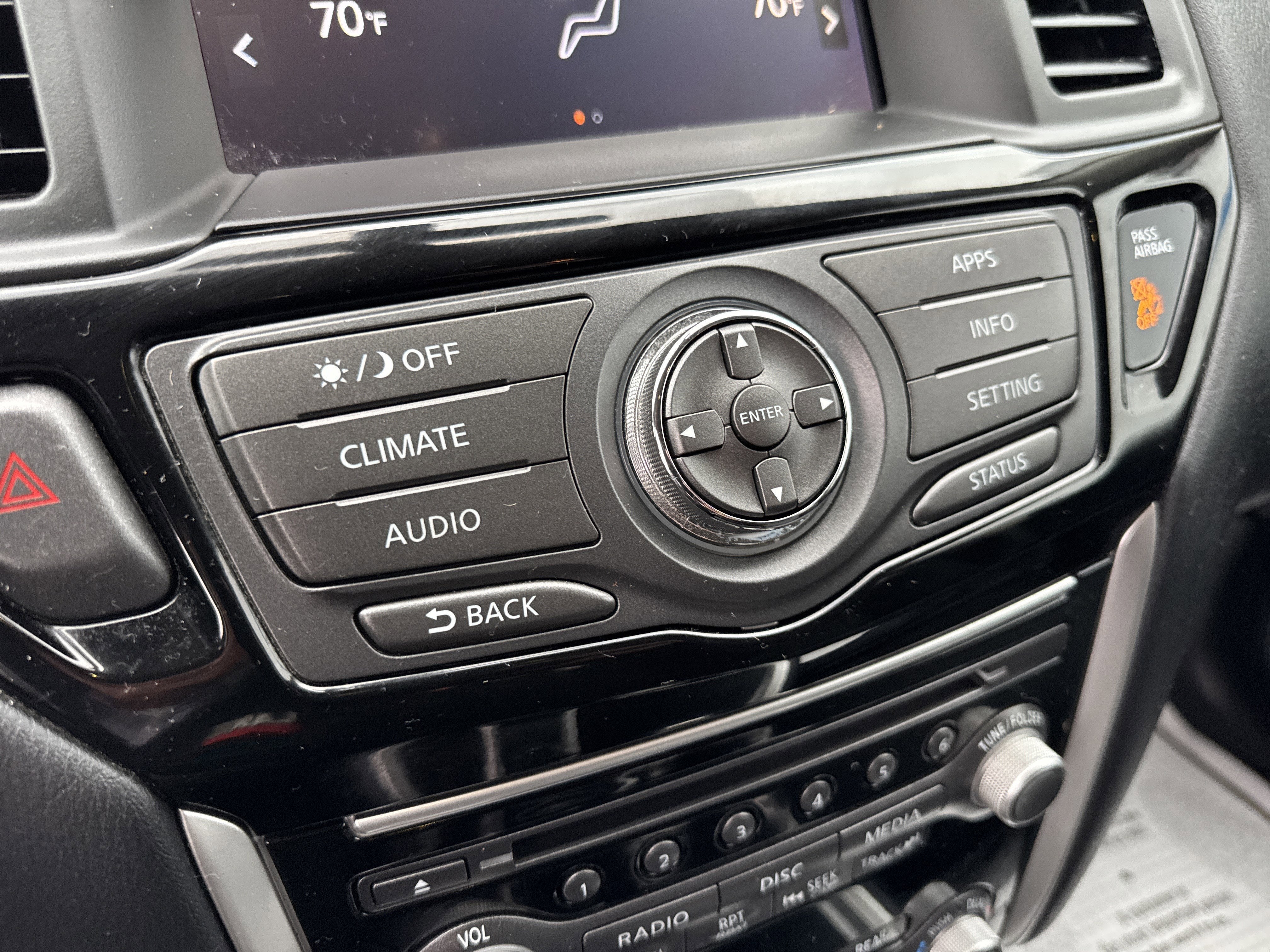 2017 Nissan PATHFINDER SV