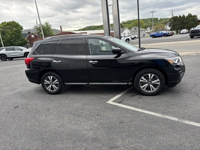 2017 Nissan PATHFINDER SV