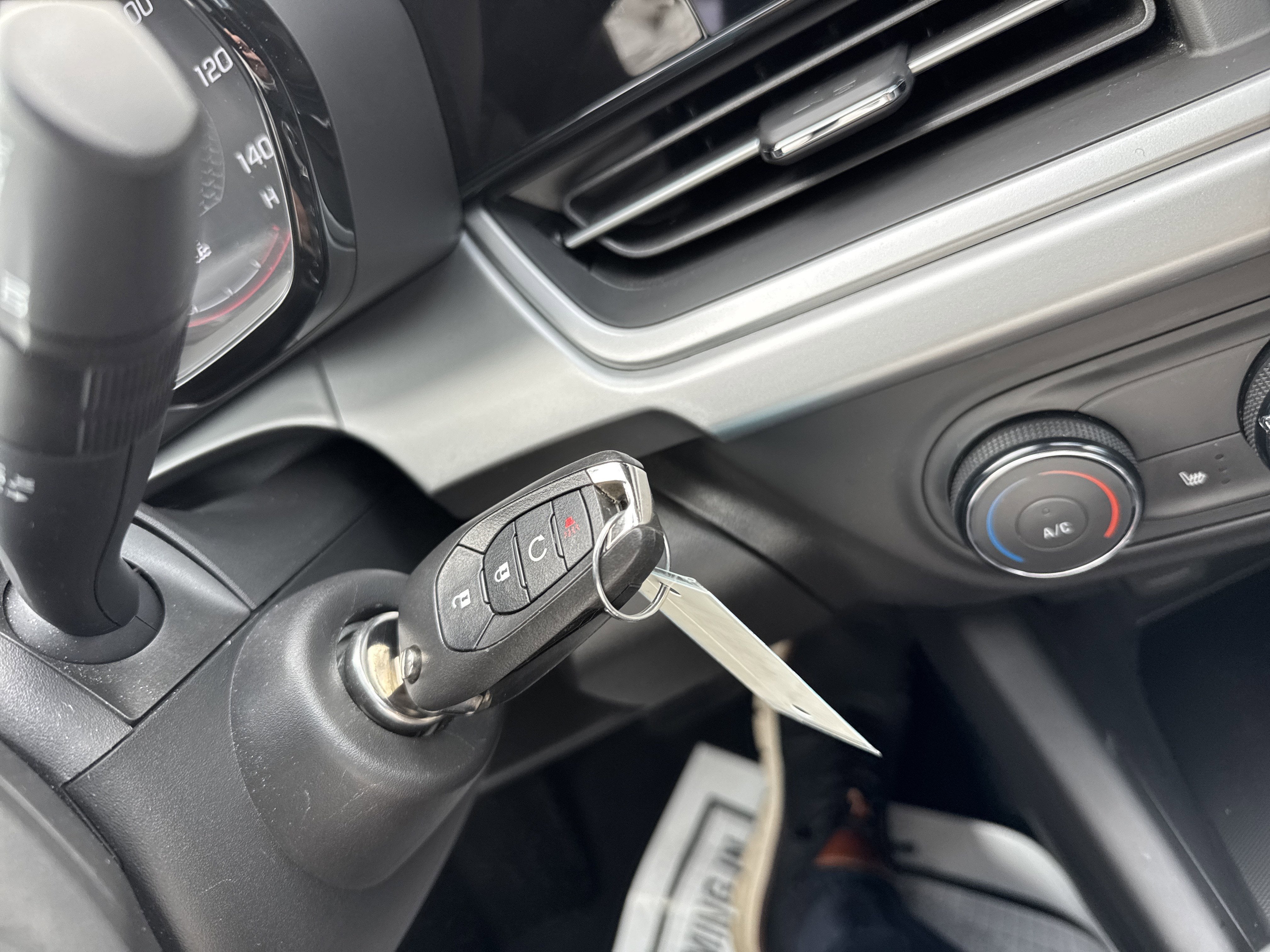 2024 Chevrolet TRAX RS