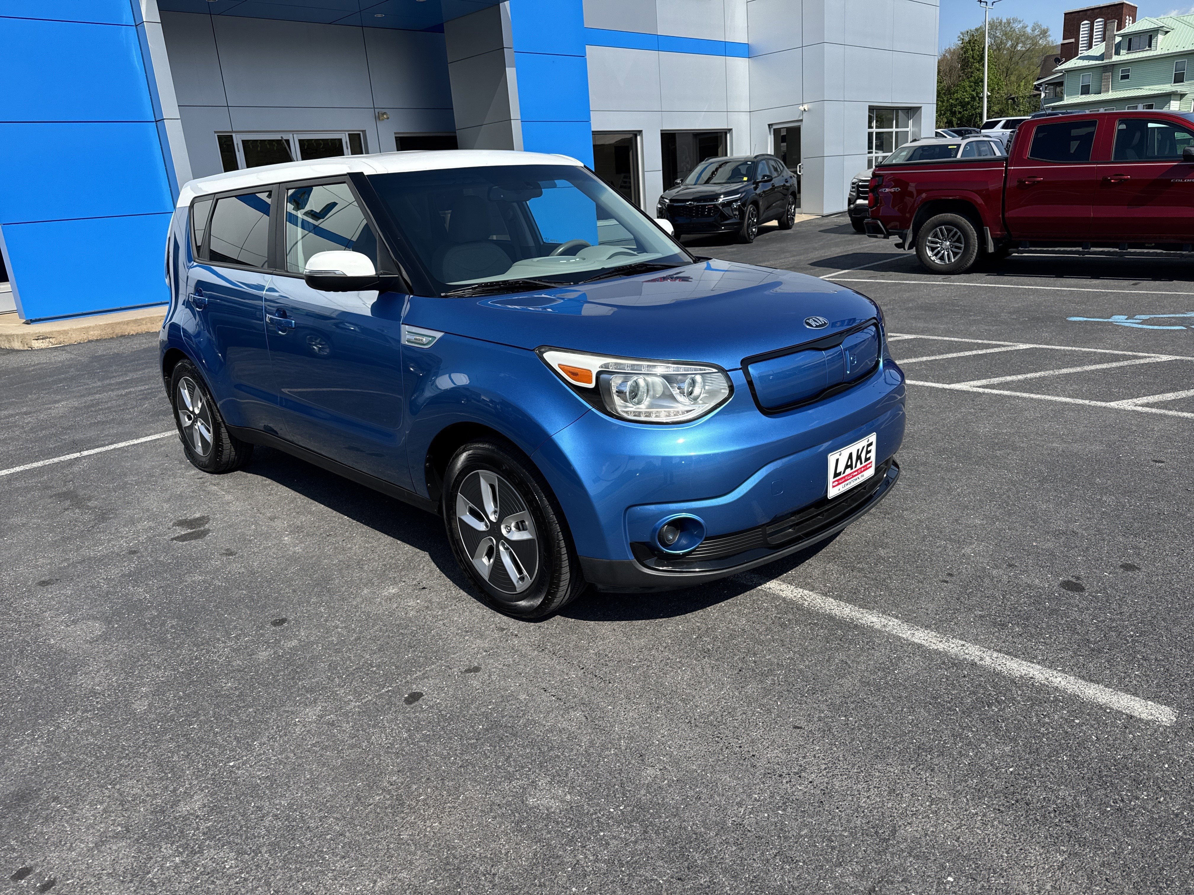 Used 2017 Kia Soul EV with VIN KNDJP3AEXH7019217 for sale in Lewistown, PA