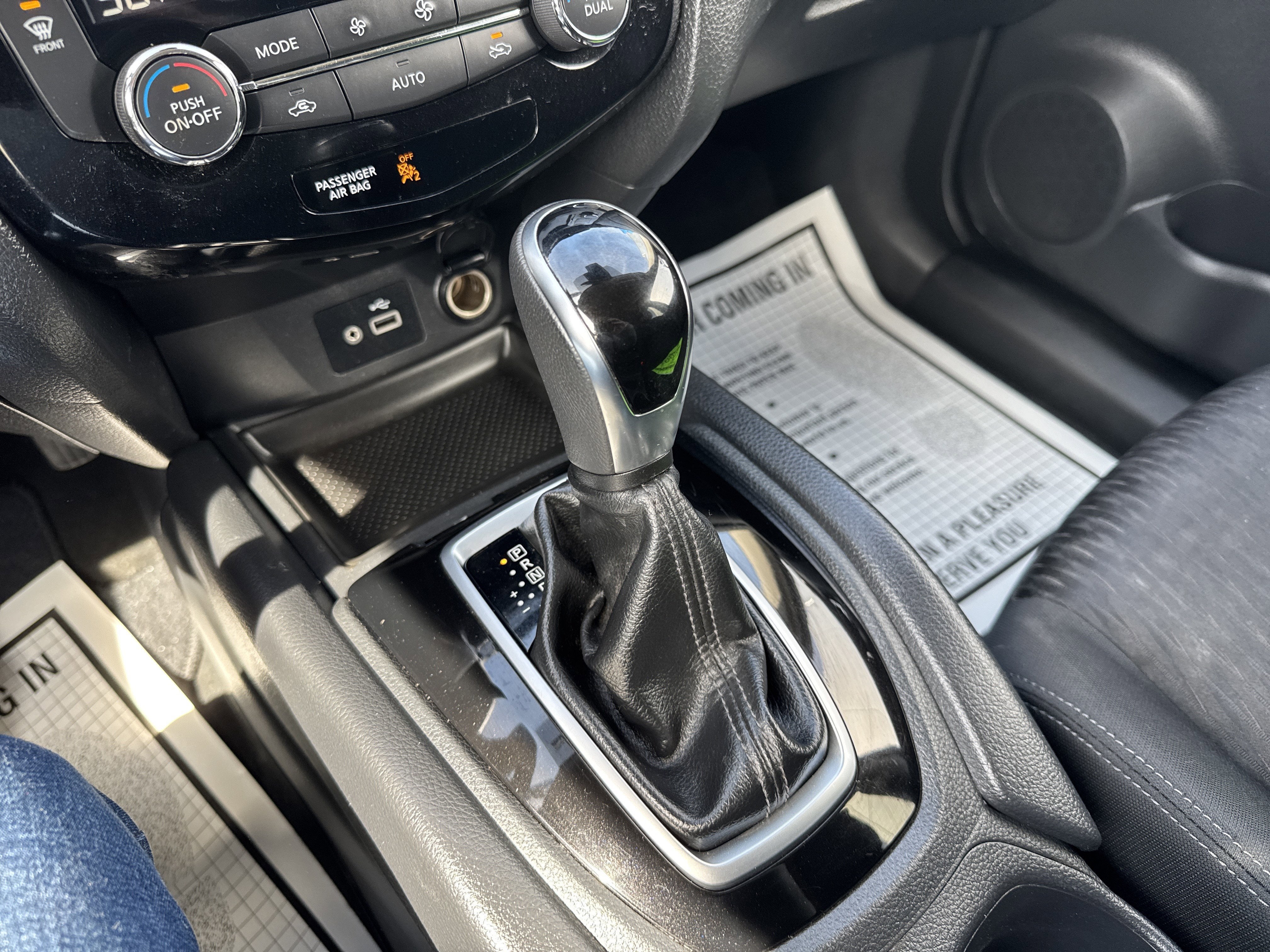 2019 Nissan ROGUE SV