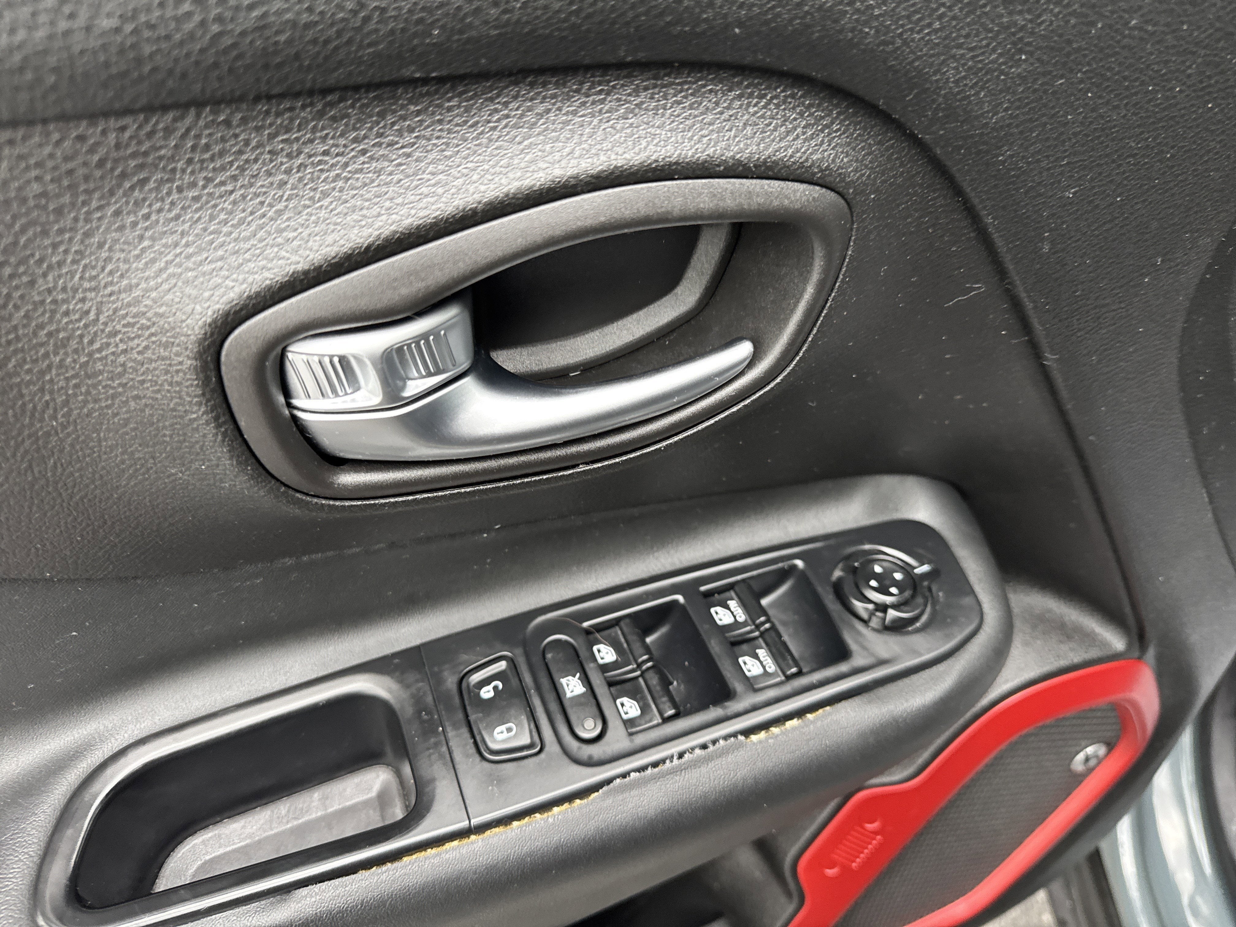 2016 Jeep RENEGADE TRAILHAWK